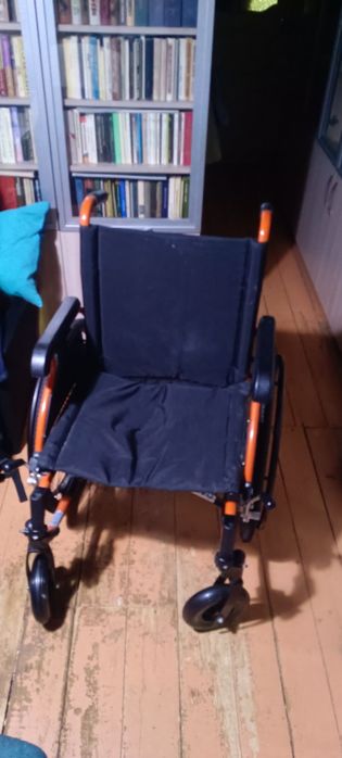 Инвалидная коляска