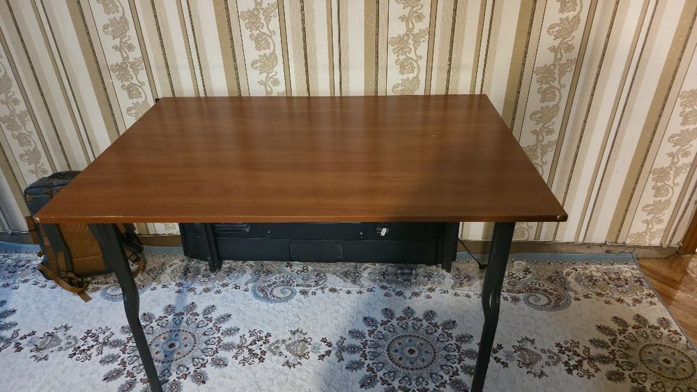 Продам стол 1.20×80
