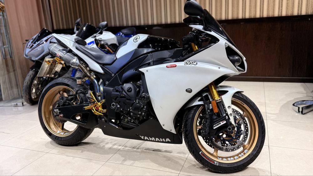 Yamaha R1 Sotiladi holati daxshat
