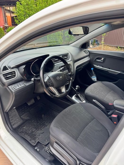 Продам авто Kia rio 3