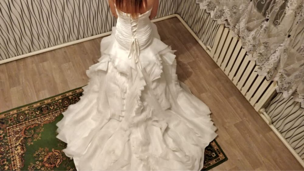 Свадебное платье