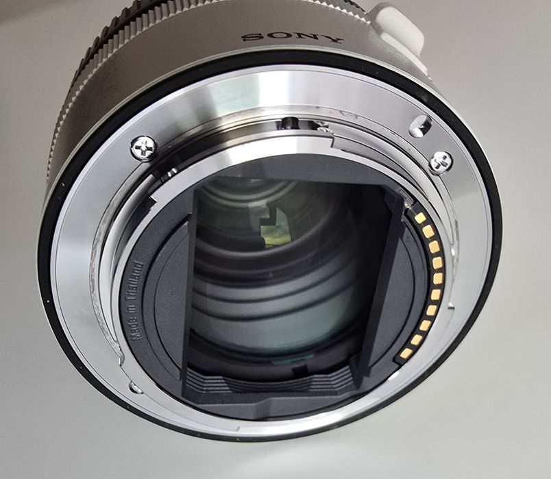 Комплект телеконверторите Sony SEL14TC и Sony SEL20TC teleconverter