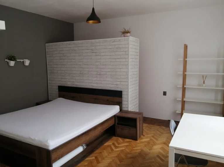 Дава се под наем Тристаен апартамент в Пловдив, Младежки Хълм - 100 кв.м за 328.95 € - Снимка #2