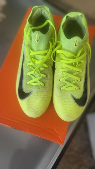 БутонкNike ZOOM.