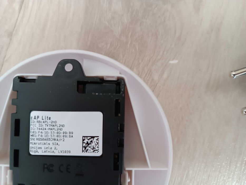 Точка доступа MikroTik cAP Lite RBcAPL-2nD