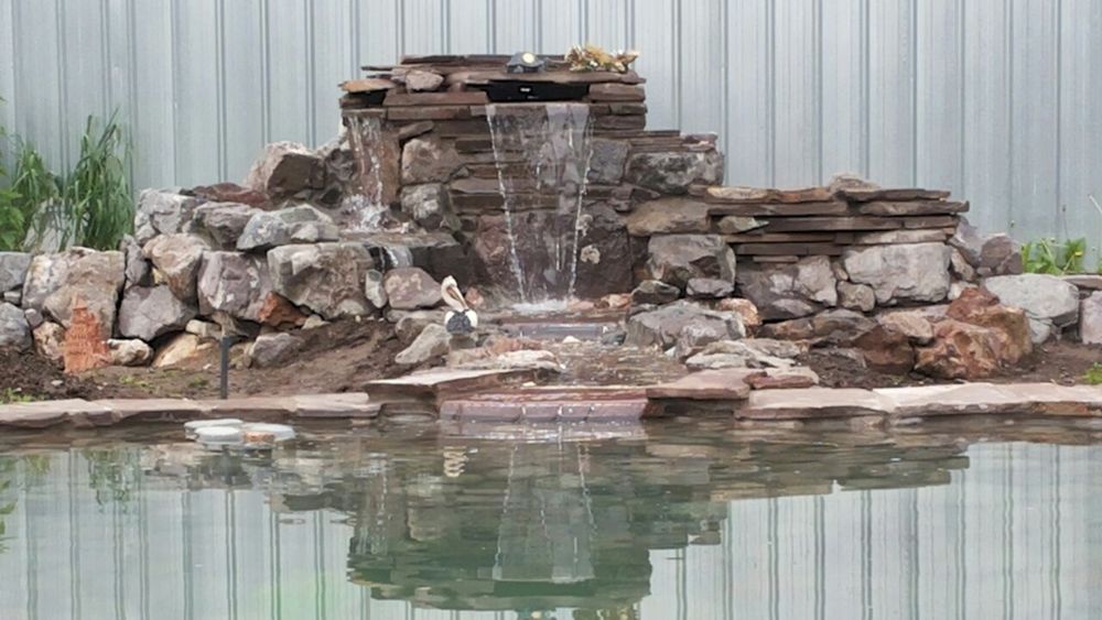 Пруды , водоёмы , водопады с рыбкой