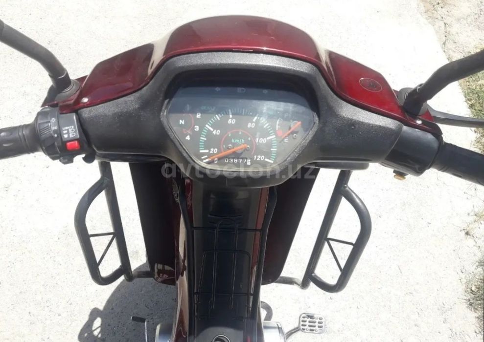 Скутер полуавтомат на бензине