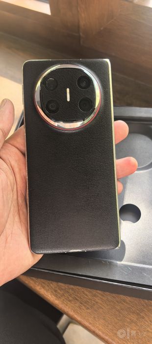 Huawei mate x 6.        12 512 gb