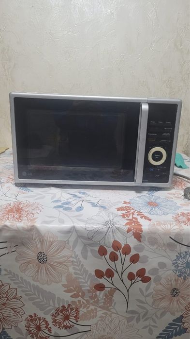 Микроволновку продам