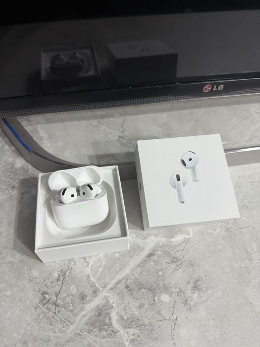 Продам наушники air pods 4