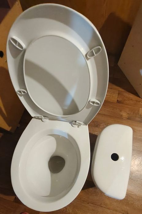 Продам унитаз с бочком б.у