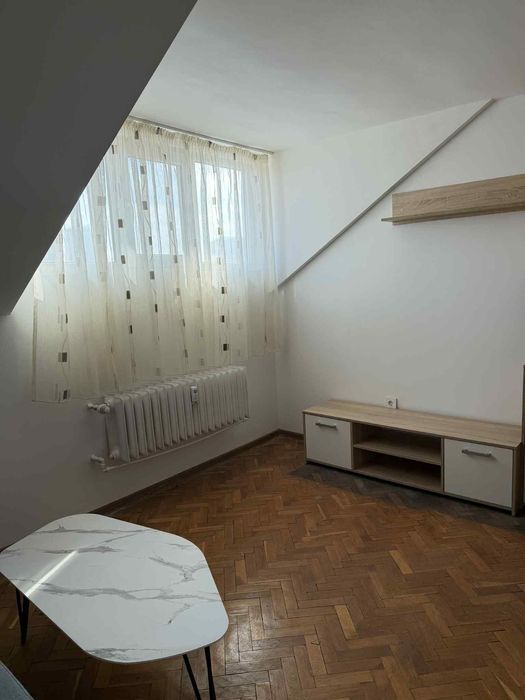 Дава се под наем Тристаен апартамент в София, Център - 92 кв.м за 796.62 € - Снимка #1