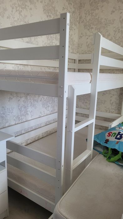 Двухьярусная кровать