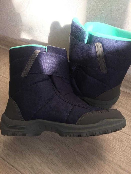 Сапоги водонепроницаемые бренд "Декатлон" .