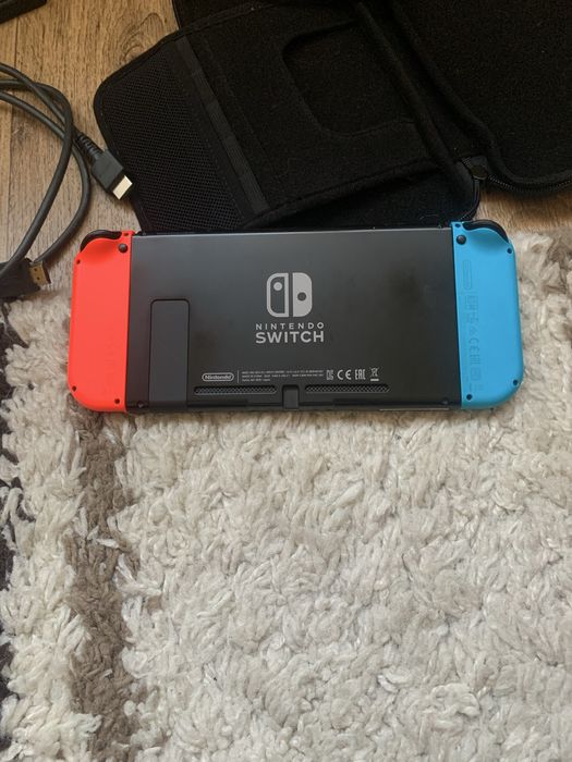 Nintendo Switch – 2 ревизия – Красный / Синий