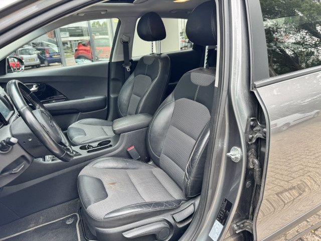 Kia Niro/ Hybrid/ Camera/Trapa/ Distronic/Automata/