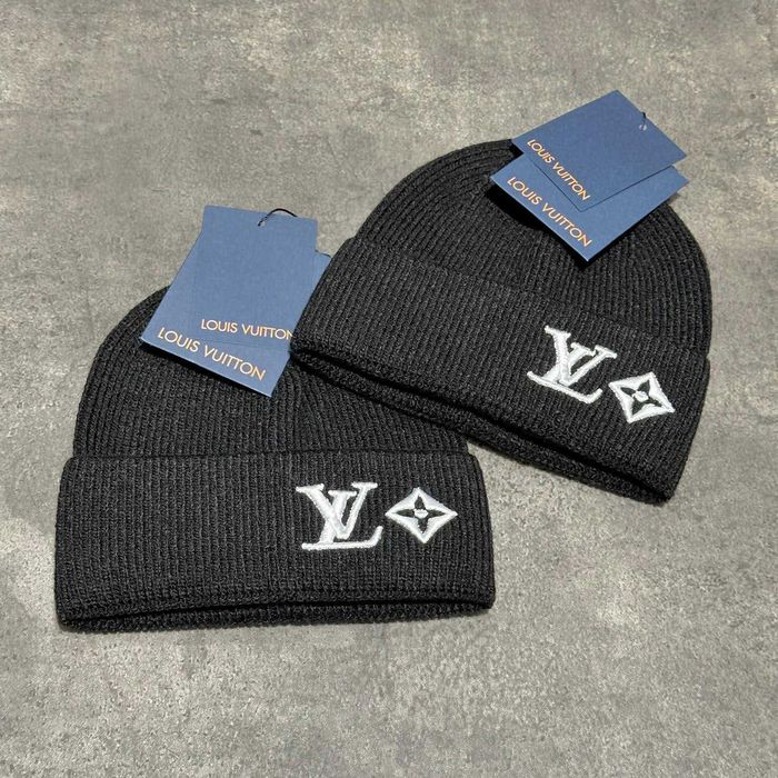 Маркови зимни шапки markovi shapki mon cler shapka zimni marka шапка