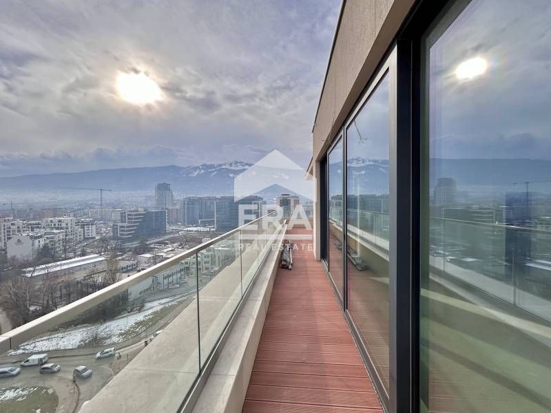 Пентхаус с впечатляващи гледки в луксозна резиденция с АКТ 16, район Л