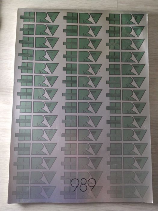 Колекция марки на тема Жени в изкуството и политиката