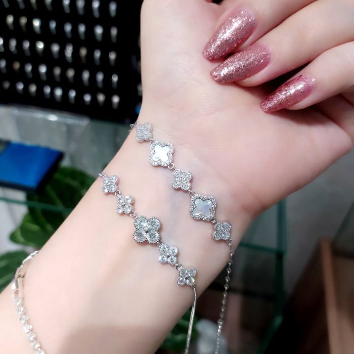 Серебряный шикарный браслет . Серебро 925 Есть доставка.