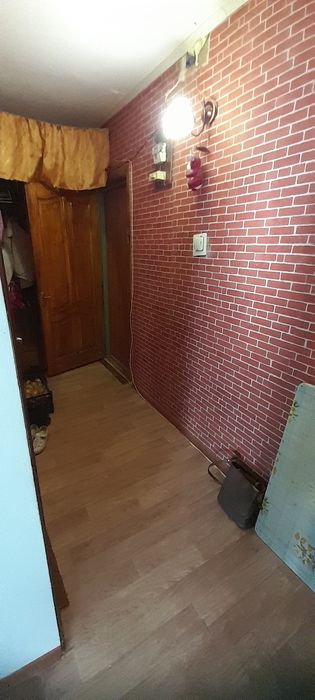 Срочно продам 2к, 5/5, район Спутник за 9млн 300!!!