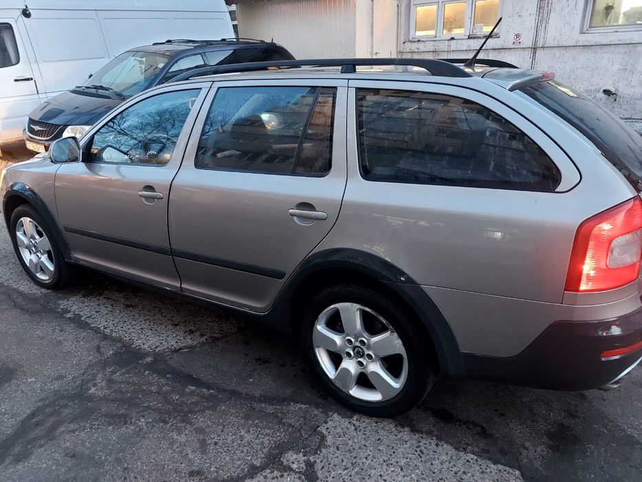 Vand skoda Octavia Scout 2011