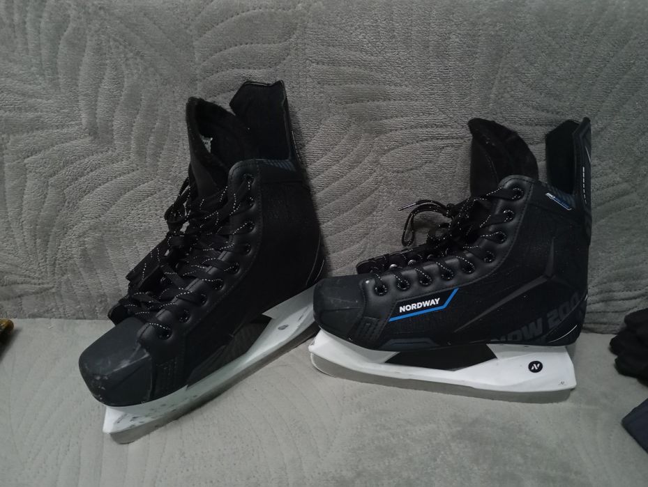 Коньки хоккейные