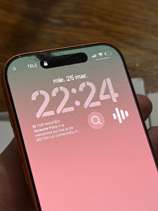 Iphone 17 pro Orange Cosmic