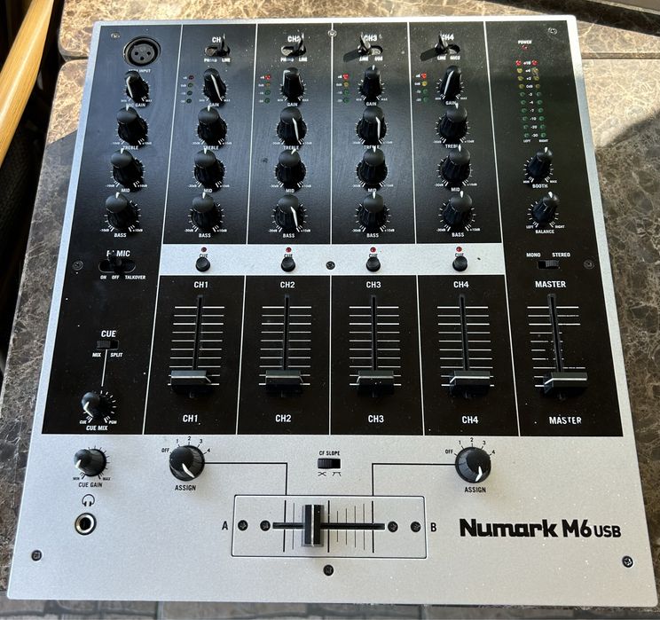 Vand mixer Numark M6 usb