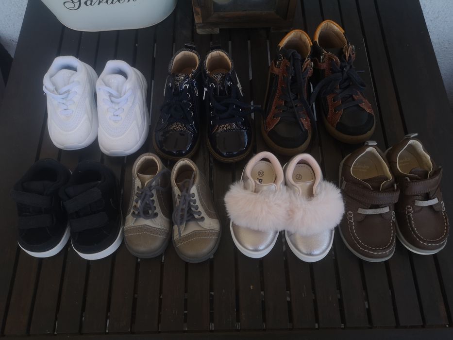 Различни детски обувки!