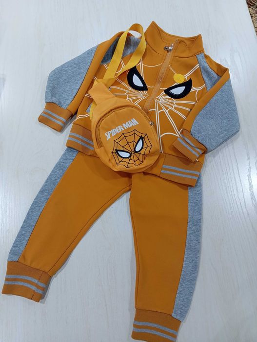 Костюм на мальчика человек паук . На 4 года