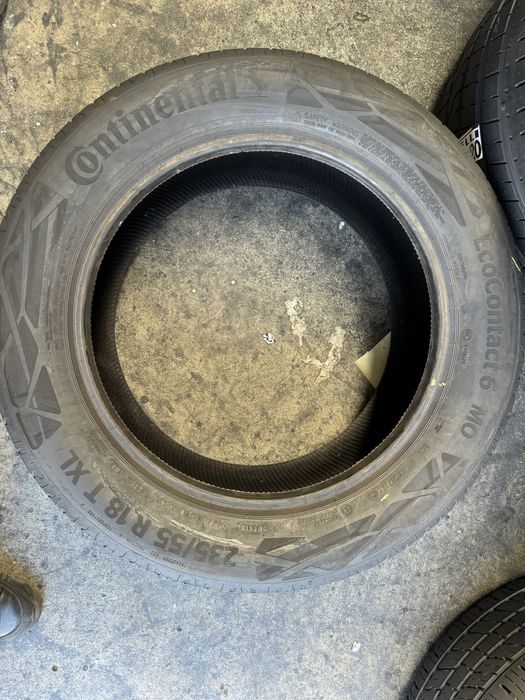 235/55/18 continental