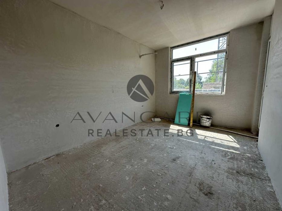 оф.23466 Просторен тристаен/ Кючук Париж