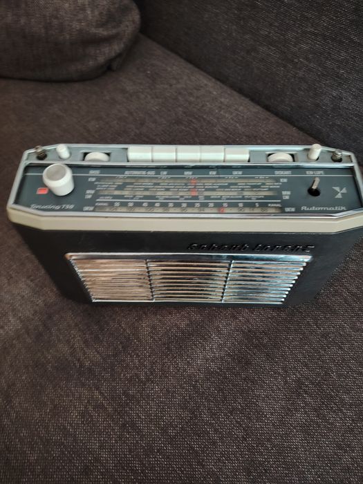 Vind  aparate radio functionale1960