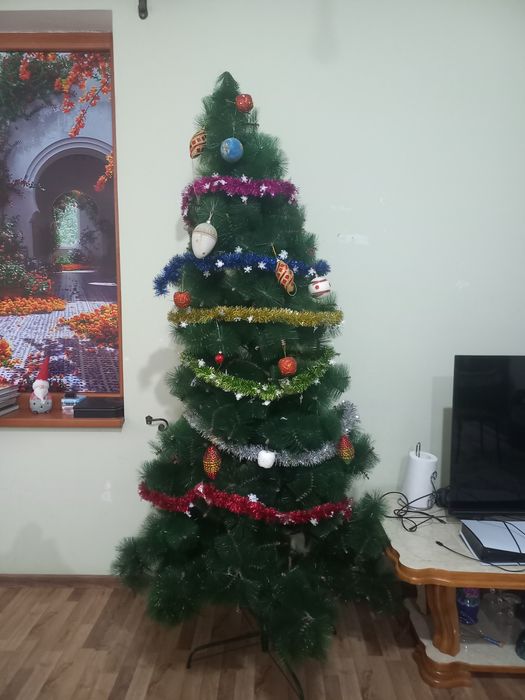 Продаётся хорошая ёлка!