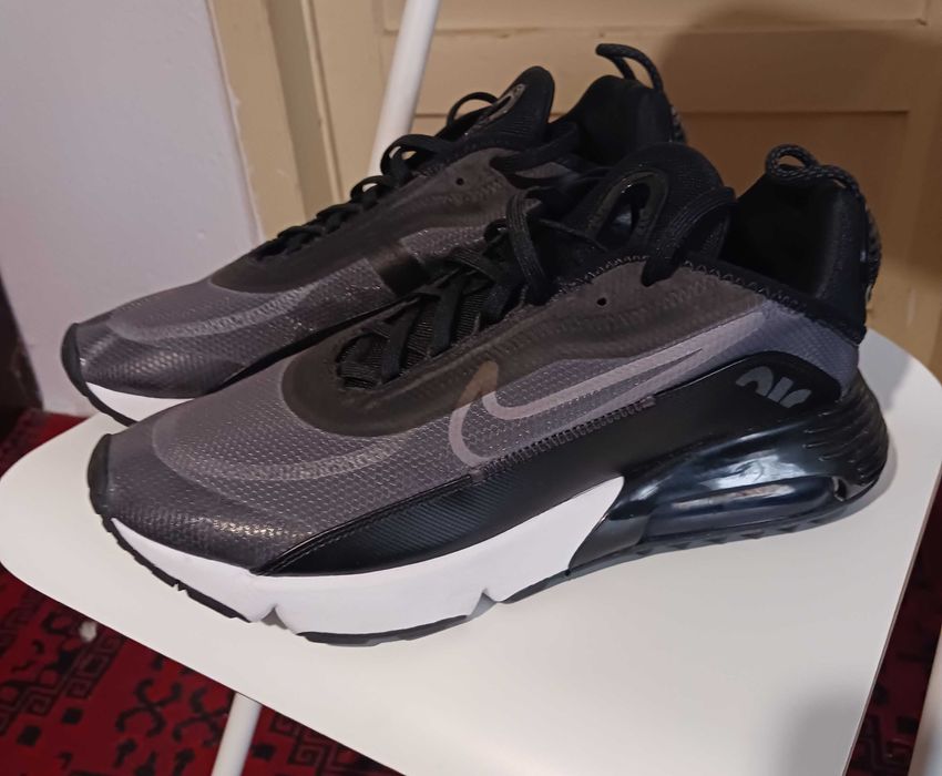 Nike Air Max 2090 чисто нови!