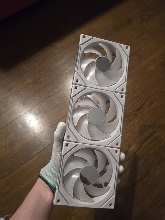 Set 3 ventilatoare Lian Li