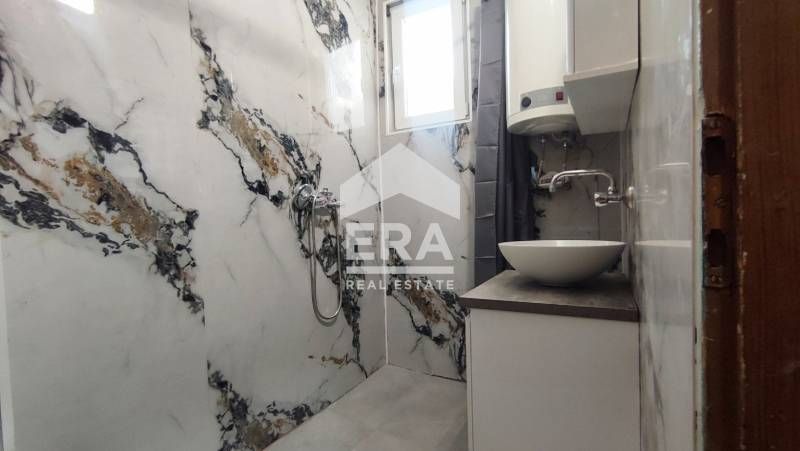 Тристаен апартамент в централната част на гр. Сандански