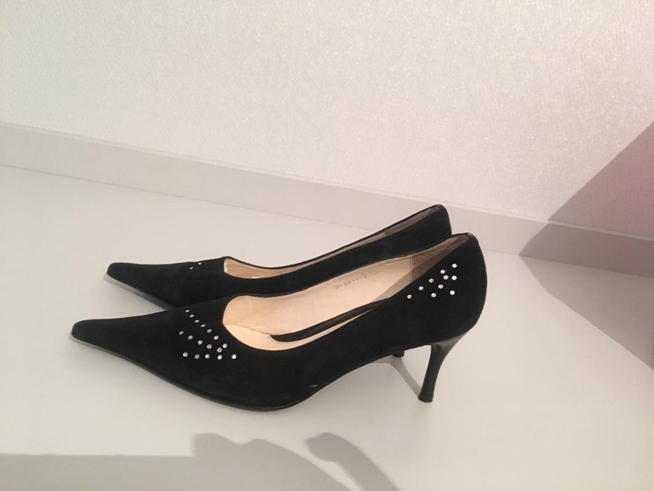 Продам замшевые туфли