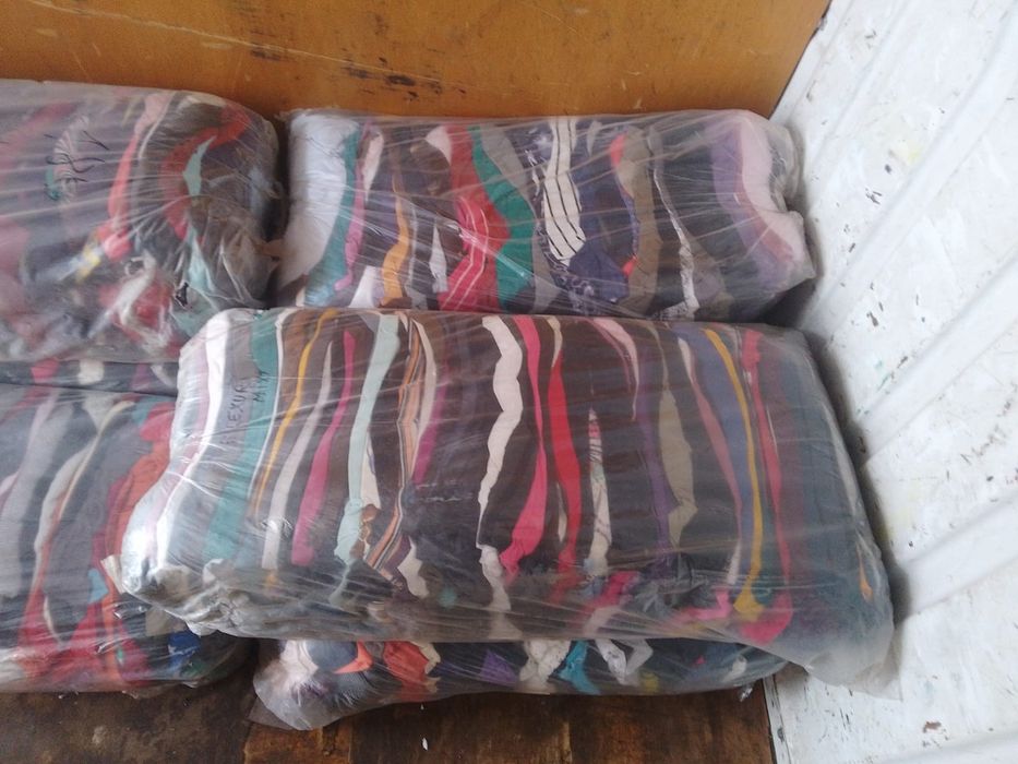 Vând haine second hand