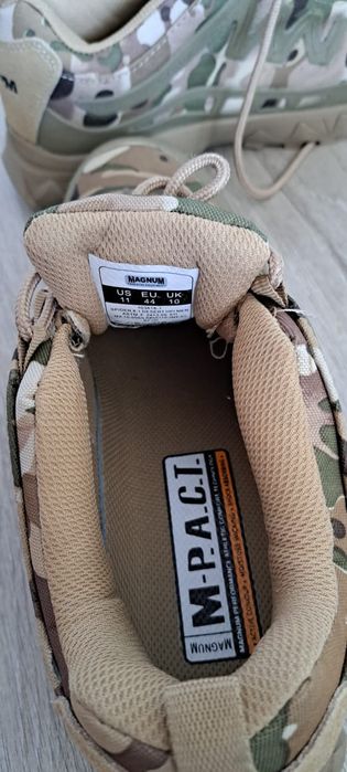 Продам кроссовки