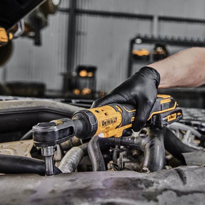 Акумулаторна тресчотка DeWALT DCF512N 18V Brushless 1/2