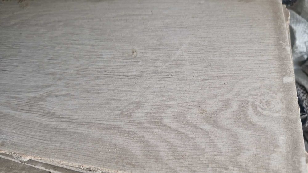 Продам кафель б/у 11м2