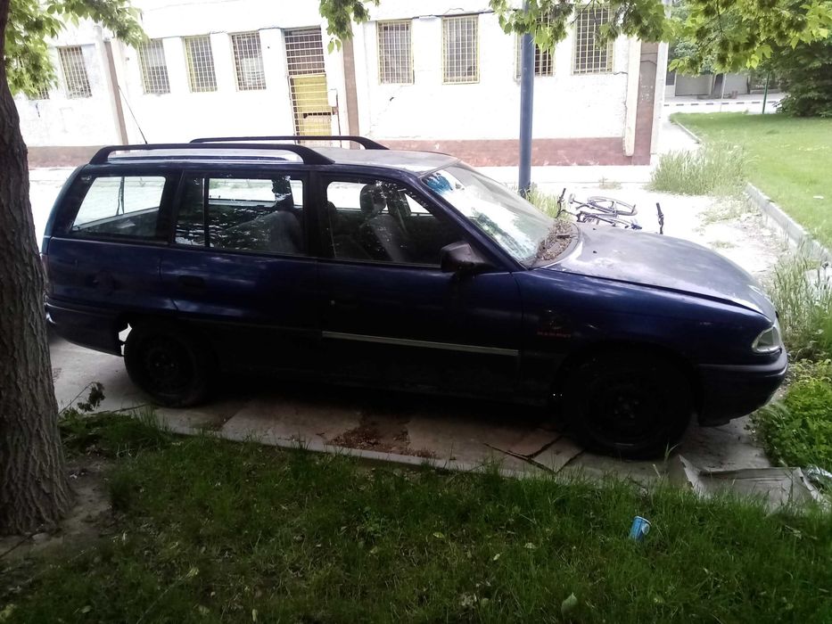 Части за Opel Astra F Caravan 1.6 16v 100hp Ел стъкла/колата вече е на