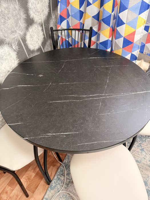 Продам стол со стульями