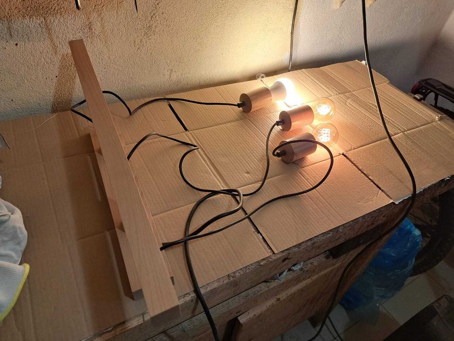 Aplica lemn 3 becuri E27 folosita, stare buna