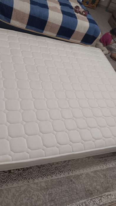 Матрас 160*200 почти новый