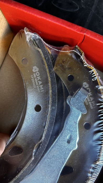 Колодки на авенсис