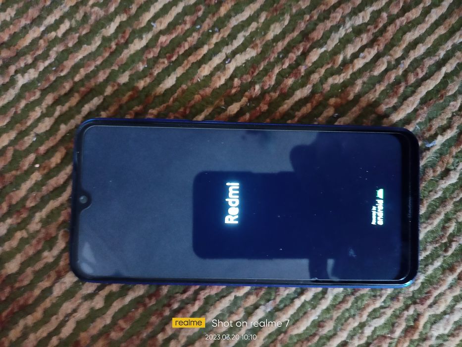 Продавам телефон