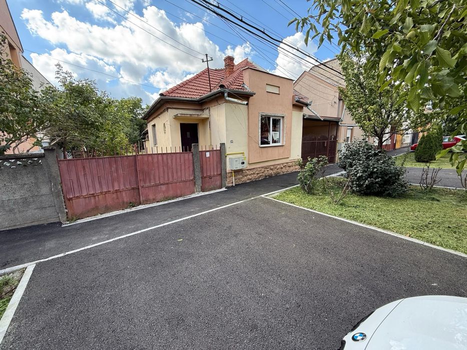 Ofer spre vanzare Casa 4 Camere / Teren 8,5 Arii zona Titulescu